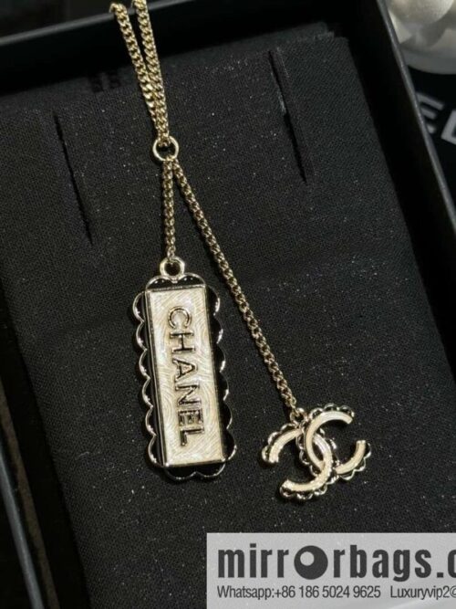 wsxc1727100609911_0-800x800vb3vw2rradq61994_20250630020850.jpg ❗️New ❗️☀️ New ☑️ Chanel Double C Lace Square Necklace ☀️