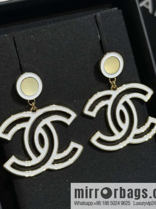 wsxc1727100613696_0-800x8003emwo42cat161978_20250630020838.jpg ❗️New ❗️ ☀️ new ☑️ Chanel double c stud earrings ☀️