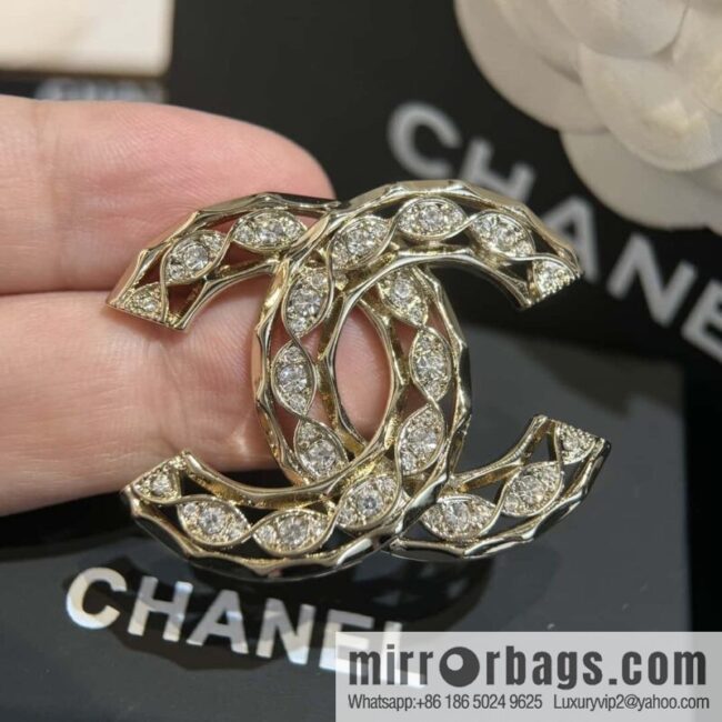 ❗️New ❗️☀️ New ☑️ Chanel Double C Horse Eye Diamond Brooch ☀️