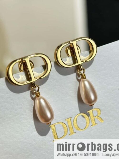 wsxc1727100626732_0-800x800a1ruake1isz52646_20250630004450.jpg New ☑️ DIOR CD pink pearl stud earrings