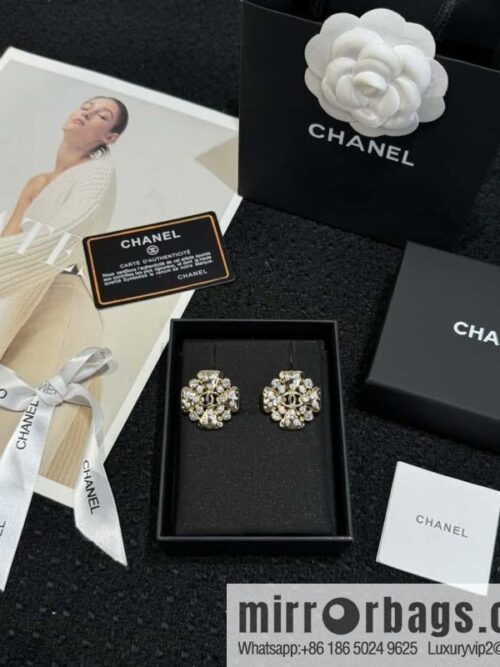 wsxc1727100715345_1-800x800o1fyfrjkz5n52470_20250630004315.jpg ❗️New ❗️☀️ new ☑️ Chanel double c four-leaf clover stud earrings ☀️