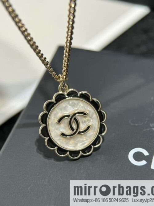 wsxc1727100830299_0-800x800aire11tuuwg52330_20250630004134.jpg ❗️New ❗️ ☀️ New ☑️ Chanel Double C Round Necklace ☀️