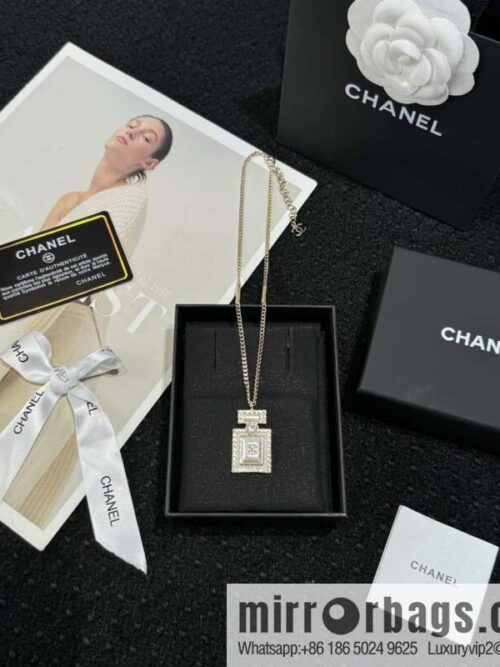 wsxc1727100833365_1-800x800zujz0wnfeq552314_20250630004117.jpg ❗️New ❗️ ☀️ new ☑️ Chanel full diamond double c perfume bottle necklace ☀️