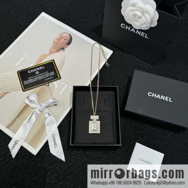 ❗️New ❗️ ☀️ new ☑️ Chanel full diamond double c perfume bottle necklace ☀️