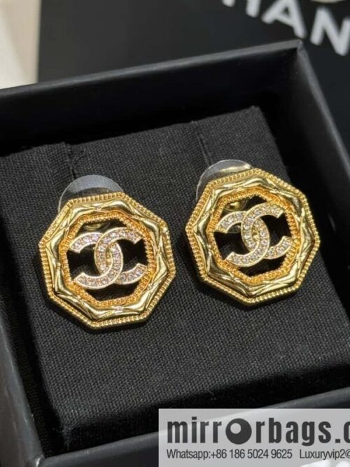 wsxc1727598673403_0-800x800vmbghlnsird41338_20250629230306.jpg ❗️New ❗️☀️ new ☑️ chanel c1 double c octagonal stud earrings ☀️