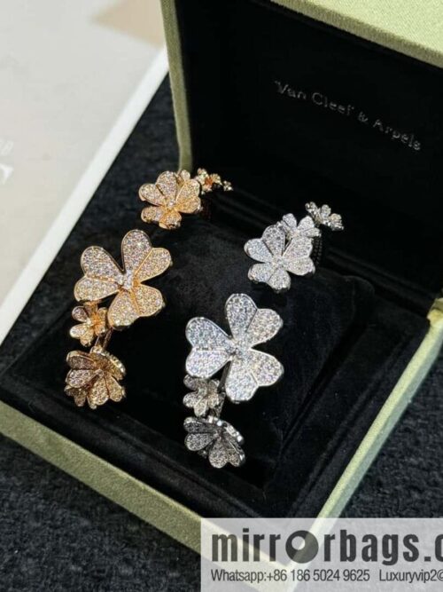 wsxc1727598802202_0-800x800uw5qp0ej5cy41214_20250629230203.jpg ❗️New ❗️ ☀️ Van Cleef & Arpels Frivole 7 Flower Clover Bracelet ☀