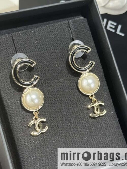 wsxc1728463020447_0-800x800ni2wxnblv2g41172_20250629230138.jpg ❗️New ❗️☀️ new ☑️ chanel c3 double c pearl stud earrings ☀️