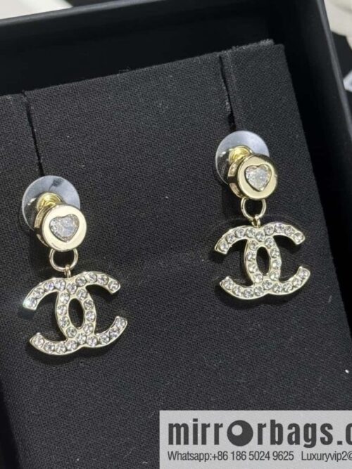 wsxc1728463022342_0-800x800n5q5bwurc1g41164_20250629230131.jpg ❗️New ❗️☀️ new ☑️ chanel c2 double c peach heart love stud earrings ☀️
