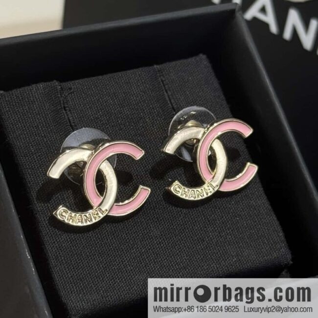 ❗️New ❗️☀️ new ☑️ chanel c1 double c half pink oil stud earrings ☀️