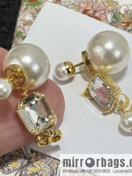 wsxc1728463038293_0-800x800xvjdgtzlk3k41107_20250629230050.jpg New ☑️ DIOR CD size pearl stud earrings