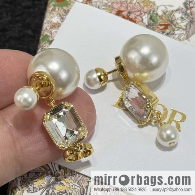 New ☑️ DIOR CD size pearl stud earrings