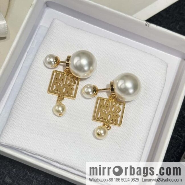New ☑️ Dior MISS DIOR pearl stud earrings