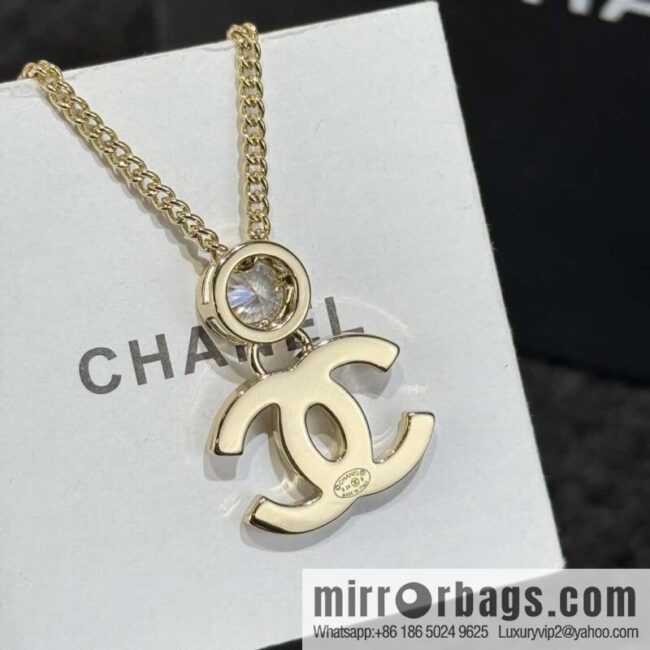 ❗️New ❗️ ☀️ new ☑️ Chanel double c round peach heart love necklace ☀️