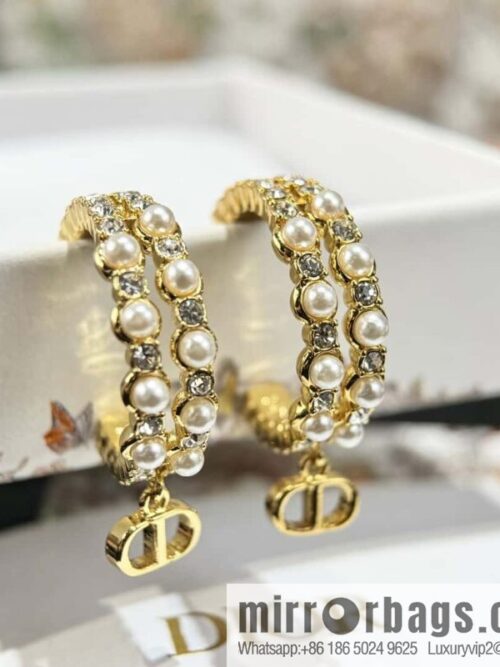wsxc1729538004353_0-800x800p3i4a0neuo240479_20250626061000.jpg New ☑️ DIOR pearl cd stud earrings