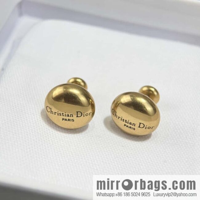 New ☑️ DIOR round letter stud earrings