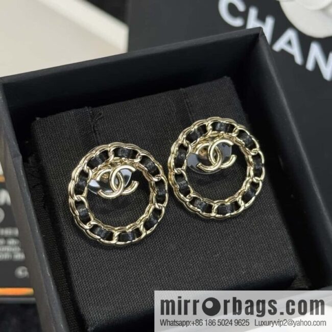 ❗️New ❗️☀️ New ☑️ Chanel c1 double c round black leather rope stud earrings ☀️