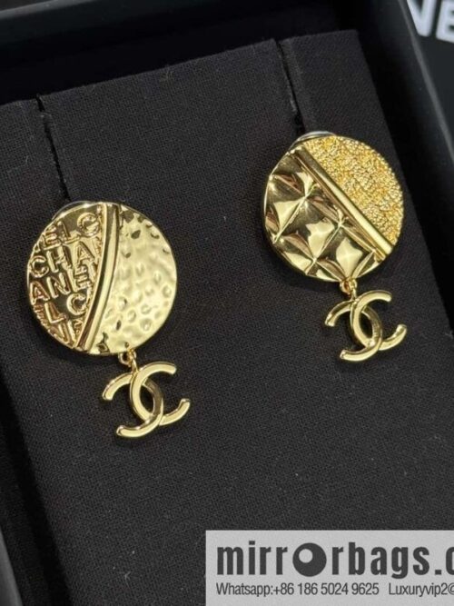 wsxc1730368988818_0-800x800kcsmowmta0n40274_20250626060400.jpg ❗️New ❗️☀️ New ☑️ Chanel c2 double c gold letter disc lava stud earrings ☀️