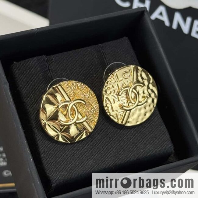 ❗️New ❗️☀️ New ☑️ Chanel c1 double c gold letter disc lava stud earrings ☀️