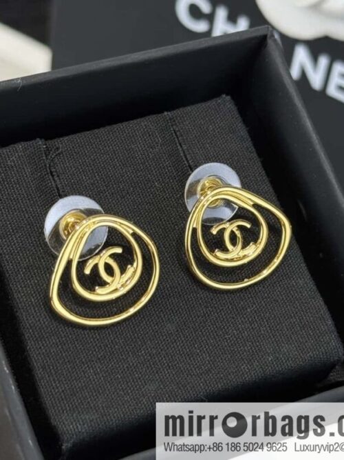 wsxc1730368998363_0-800x800fmymz5plsnh40258_20250626060330.jpg ❗️New ❗️☀️ New ☑️ Chanel c1 double c gold simple hollow stud earrings ☀️