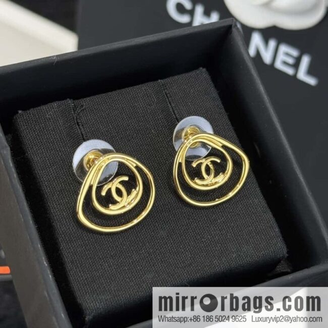 ❗️New ❗️☀️ New ☑️ Chanel c1 double c gold simple hollow stud earrings ☀️