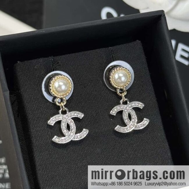 ❗️New ❗️☀️ new ☑️ chanel c1 double c pearl stud earrings ☀️