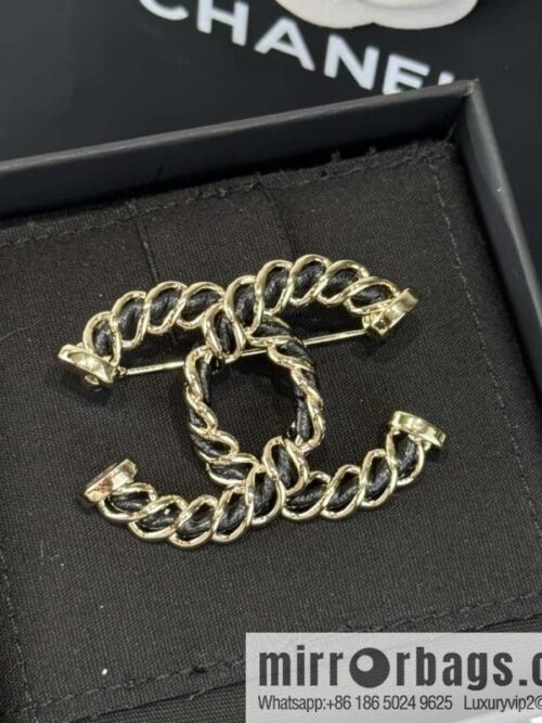 wsxc1730369065999_0-800x8003xmnrty4rqu40215_20250626060211.jpg ❗️New ❗️☀️ New ☑️ Chanel Double C Black Leather Rope Brooch ☀️