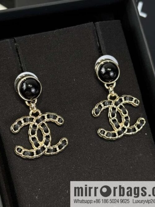 wsxc1730369294025_0-800x800r4k3pzcezi040130_20250626055958.jpg ❗️New ❗️ ☀️ new ☑️ Chanel c2 double c black leather rope stud earrings ☀️
