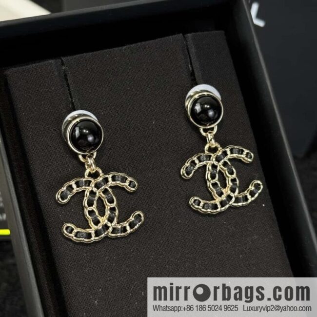 ❗️New ❗️ ☀️ new ☑️ Chanel c2 double c black leather rope stud earrings ☀️