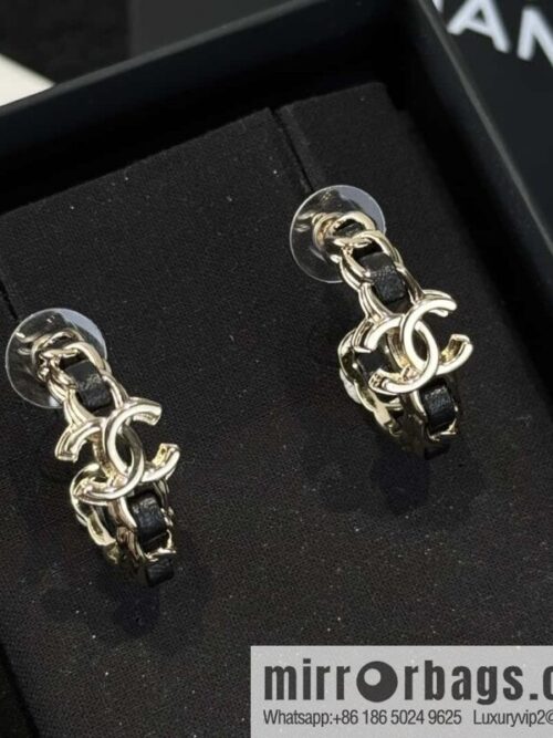 wsxc1730369297343_0-800x800sbxd1o2prjt40122_20250626055943.jpg ❗️New ❗️☀️ New ☑️ Chanel c1 double c semi-round black leather rope stud earrings ☀️