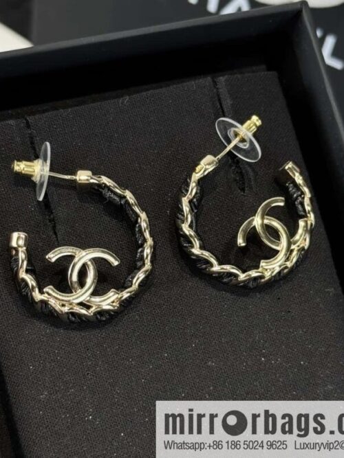 wsxc1730369300927_0-800x800pnmpgxsyvlo40114_20250626055928.jpg ❗️New ❗️☀️ New ☑️ Chanel c1 double c semi-round black leather rope stud earrings ☀️