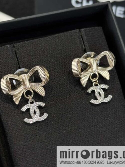 wsxc1730369305363_0-800x800drc1q1zpdxy29882_20250626020651.jpg ❗️New ❗️☀️ new ☑️ chanel c2 double c bow stud earrings ☀️
