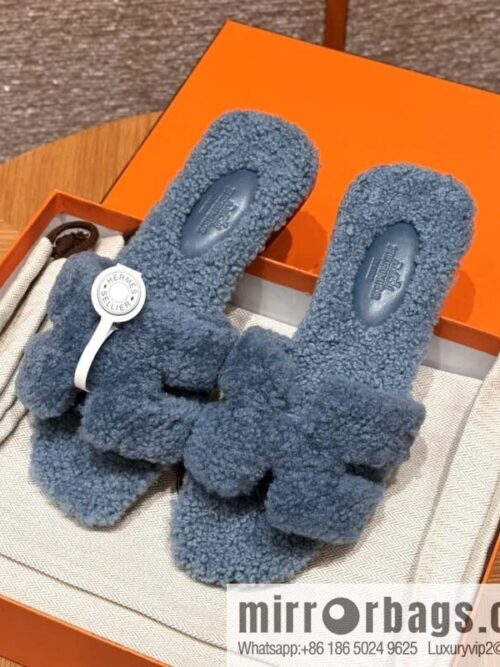 wsxc1732198406674_0-800x800i2c5akrb2mo9797_20250625040649.jpg HERMES 181 Oran sandals, blue/Blue woolskin