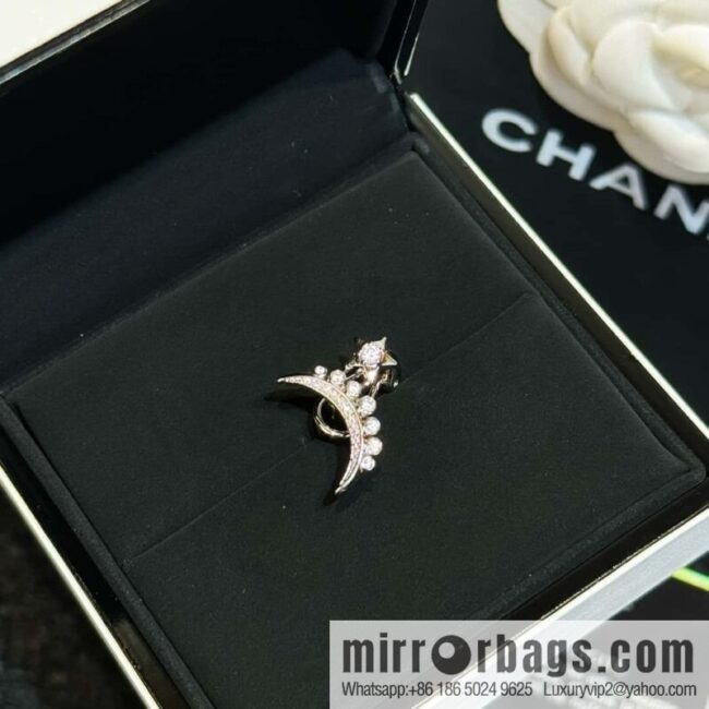 ❗️New ❗️☀️ (single) ☀️ new ☑️ Chanel meteor series LUNE moon star earclip earrings ☀️