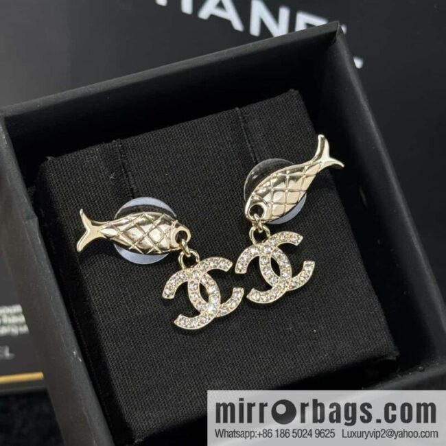 ❗️New ❗️☀️ New ☑️ Chanel c2 double c Pisces stud earrings ☀️