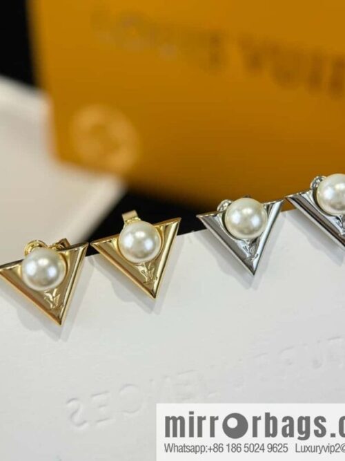 wsxc1734451419067_0-800x800i210if5zoex28971_20250626014138.jpg ❗️New ❗️ ☀ Louis Vuitton LV letter V pearl stud earrings ☀