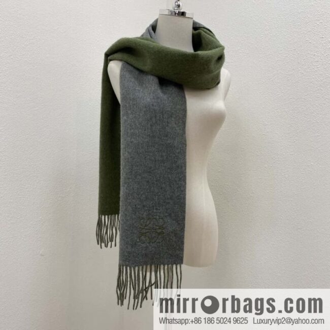 wsxc1734648163147_0-800x800g5asqsz2r1u6529_20250625125216.jpg • Loewe \"Window Color Matching\" Solid Color Cashmere Scarf▪️