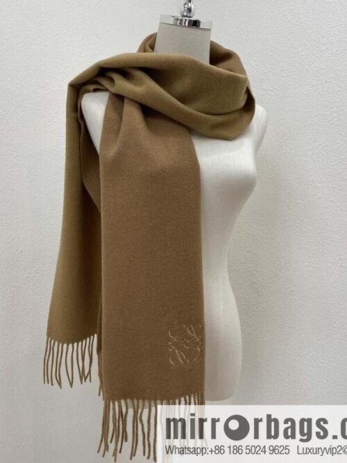 wsxc1734648331148_7-800x800ehdvckca4rr6510_20250625125145.jpg • Loewe \"Window Color Matching\" Solid Color Cashmere Scarf▪️