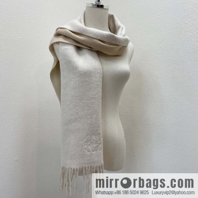 wsxc1734648480308_7-800x8004brh1adqqrn6491_20250625125115.jpg • Loewe \"Window Color Matching\" Solid Color Cashmere Scarf▪️