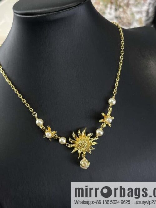 wsxc1734959445680_0-800x800dm43fktty4w28943_20250626014048.jpg ❗️New ❗️☀️ New ☑️ Dior Pearl CD Sunflower Necklace ☀️
