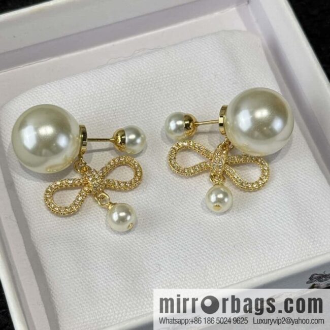 New ☑️ DIOR size pearl bow stud earrings