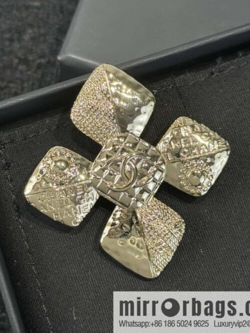 wsxc1734959453843_0-800x800xe11bfenga428911_20250626013943.jpg ❗️New ❗️☀️ New ☑️ Chanel Gold Rhombus Brooch ☀️
