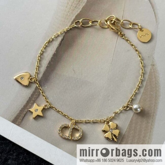 New ☑️ Dior heart love pentagram CD four-leaf clover bracelet