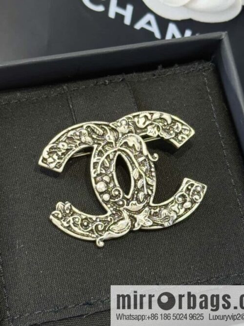 wsxc1734964283704_0-800x800qsqjsvzwd1v17767_20250625195717.jpg ❗️New ❗️ ☀️ new ☑️ Chanel double c brooch ☀️