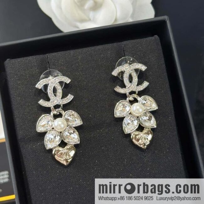 ❗️New ❗️☀️ new ☑️ Chanel C2 double c peach heart love stud earrings ☀️