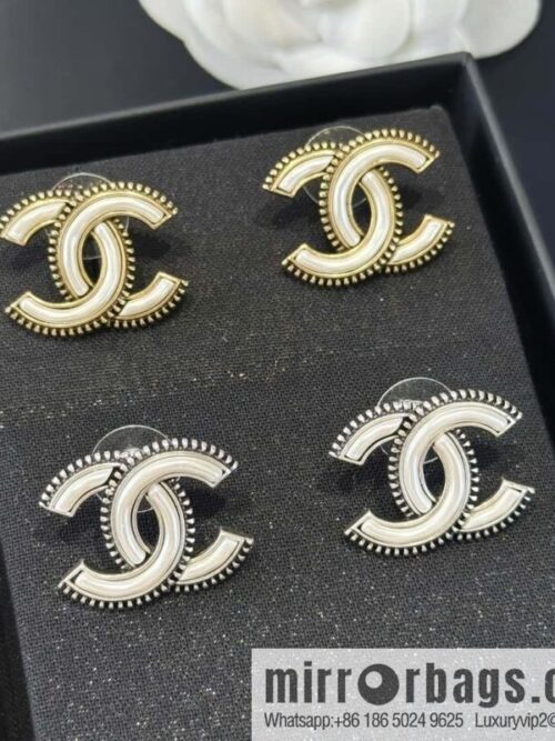 wsxc1734964293244_0-800x8001dn44jxuy4a17732_20250625195611.jpg ❗️New ❗️☀️ New ☑️ Chanel C1 double c stud earrings ☀️