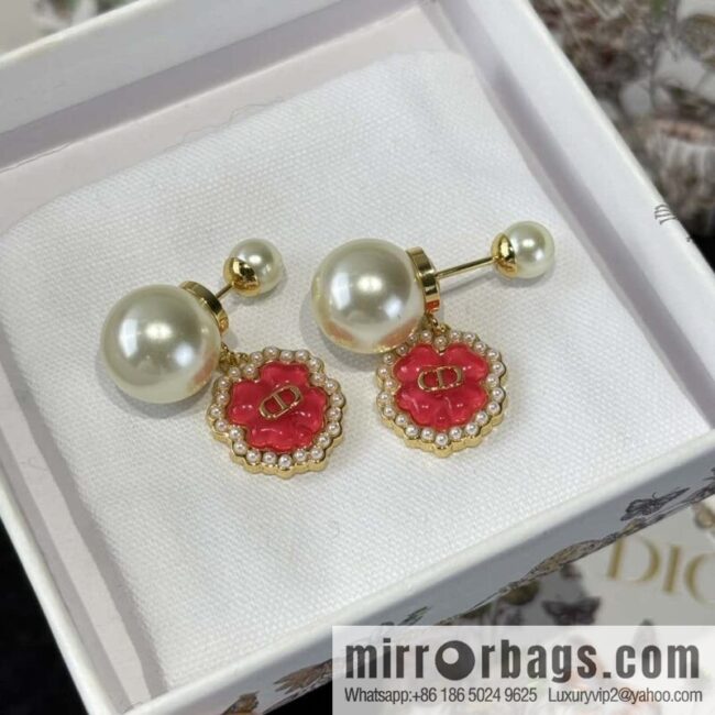 New ☑️ Dior size pearl red four-leaf clover stud earrings