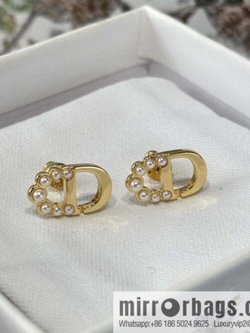 wsxc1734964324291_0-800x800w32ms0z40um17624_20250625195245.jpg New ☑️ DIOR CD pearl stud earrings