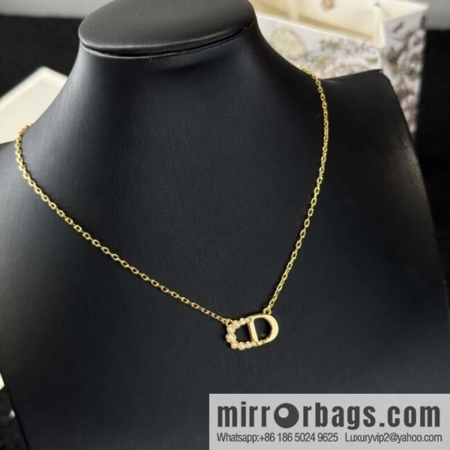 New ☑️ DIOR CD Pearl Necklace