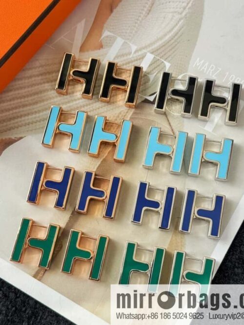 wsxc1734964348785_0-800x8003fdzvhdjeeb17561_20250625195053.jpg ❗️New ❗️ New ☑️ Hermès HERMES letter H stud earrings