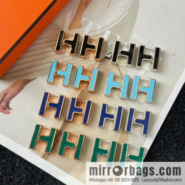 ❗️New ❗️ New ☑️ Hermès HERMES letter H stud earrings